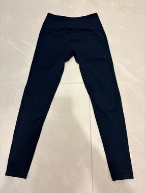 AUROLA High Rise Scrunch Butt Leggings Navy XS/S 27” Inseam